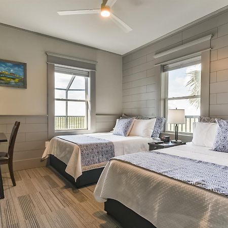 Harborwalk Lodge Hitchcock Экстерьер фото