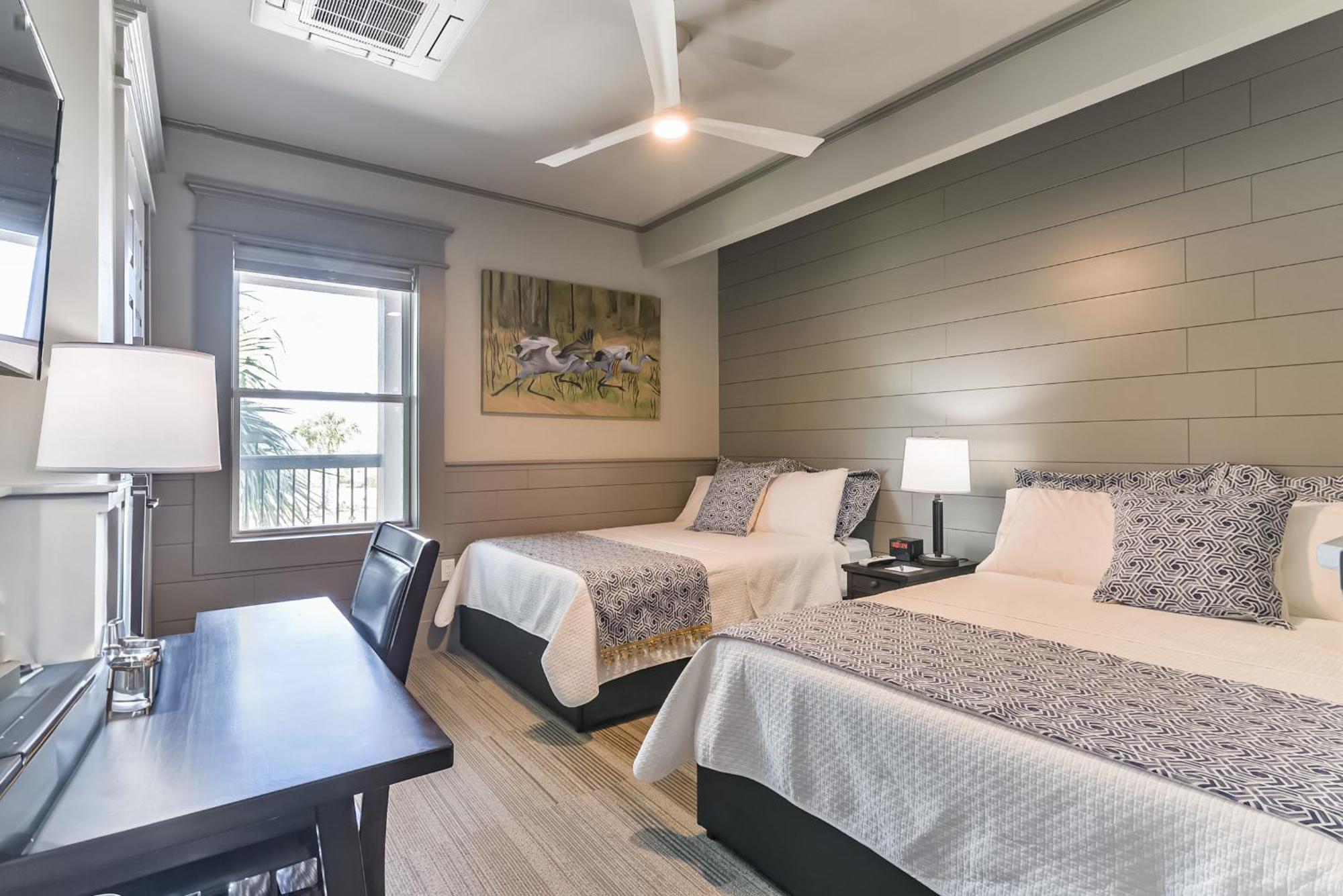 Harborwalk Lodge Hitchcock Экстерьер фото