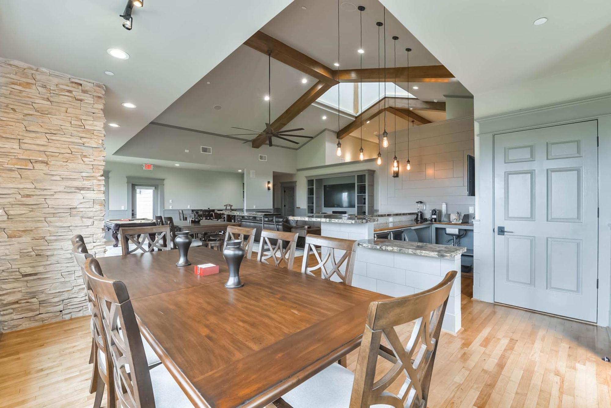 Harborwalk Lodge Hitchcock Экстерьер фото
