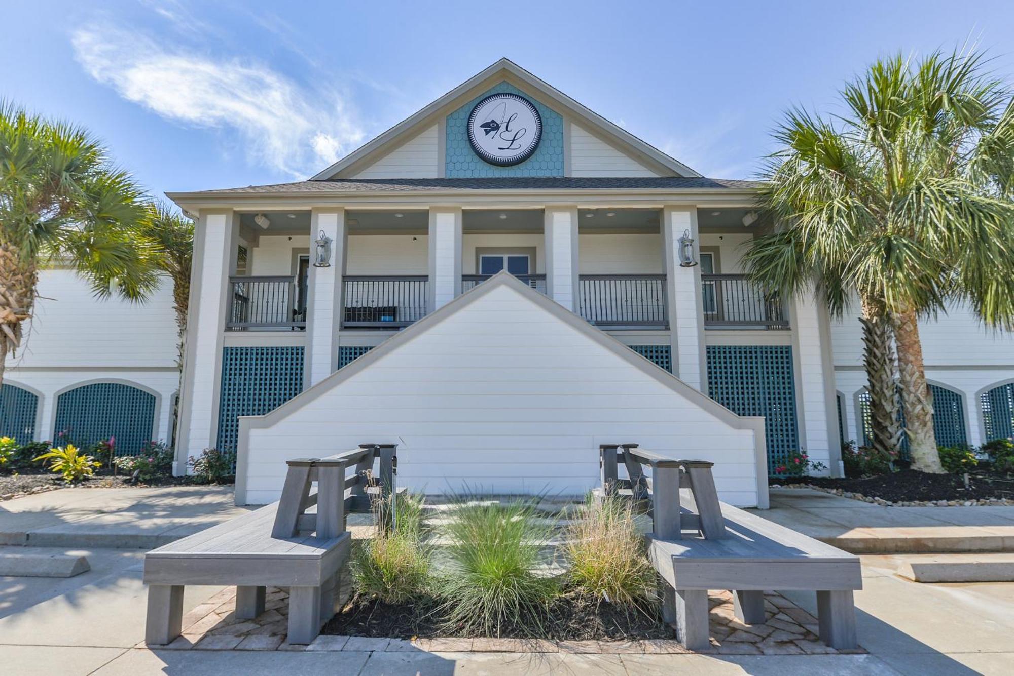 Harborwalk Lodge Hitchcock Экстерьер фото