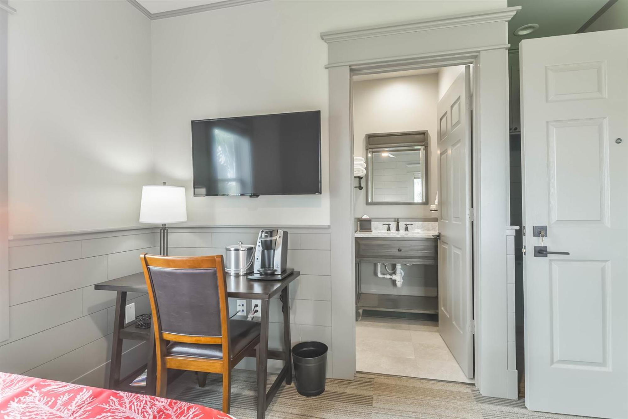 Harborwalk Lodge Hitchcock Экстерьер фото