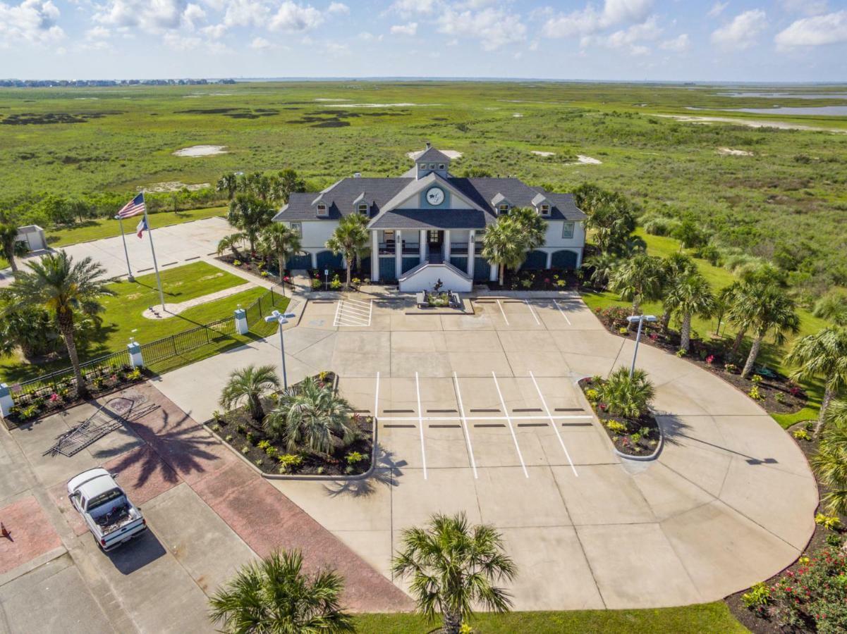 Harborwalk Lodge Hitchcock Экстерьер фото